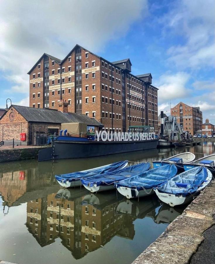Stewart Docks Apartment Глостер Экстерьер фото